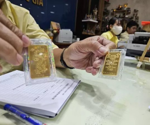 Giá vàng SJC, vàng nhẫn lại tăng sốc