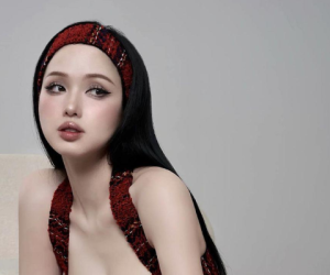 Hot girl đời đầu bất ngờ diện váy trễ vai, nhan sắc trường tồn theo năm tháng khiến dân tình ngẩn ngơ
