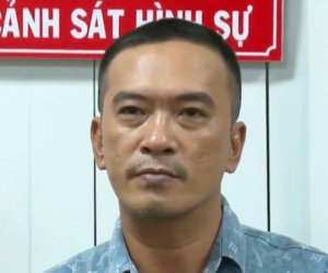 Gã công an dỏm cho người phụ nữ xem còng số 8...rồi lừa hơn 9 tỷ đồng