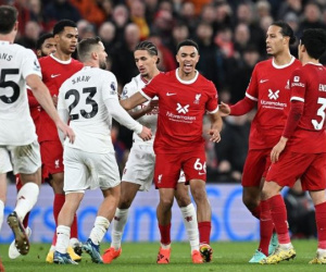 Phát ngôn coi thường MU, đội trưởng Liverpool lập tức bị nắn gân