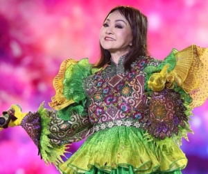 Danh ca vừa lộ diện tại The Masked Singer: Cuộc sống tuổi U70 bên chồng thứ 2 và con dâu Mỹ ra sao?