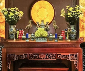Cuối năm có phất lên được không? Thầy phong thủy chỉ cần nhìn bàn thờ biết vận mệnh gia chủ