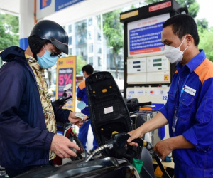 Giá xăng dầu ngày mai có khả năng tăng mạnh