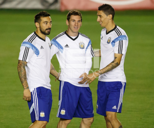 Bạn thân của Messi bị đâm thủng bụng, phải nhập viện cấp cứu
