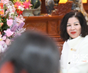 Chu Thanh Huyền tự tay trang điểm cho mẹ đẻ, phối đồ cùng tông với mẹ Quang Hải