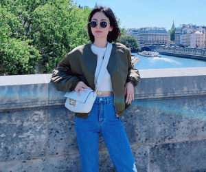 Những cách mặc quần jeans trẻ trung và sang trọng cho tuổi ngoài 40