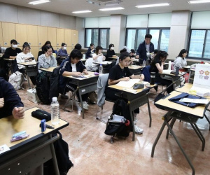 Thí sinh đại học Hàn Quốc kiện ban tổ chức vì kết thúc buổi thi sớm 90 giây