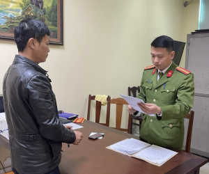 Bắt khẩn cấp Phó trưởng Phòng Tài nguyên và Môi trường ở Phú Thọ