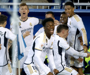 Real Madrid thiếu người vẫn hạ Alaves phút 92, lên đỉnh La Liga