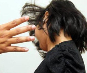 Học sinh bị tát vì không thuộc bài, người nhà vào trường hành hung giáo viên