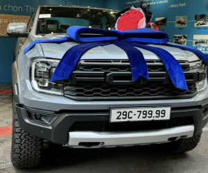 Biển số 'Thần Tài lớn' từ xe tải cũ chở vật liệu gắn lên Ford Raptor cực chất
