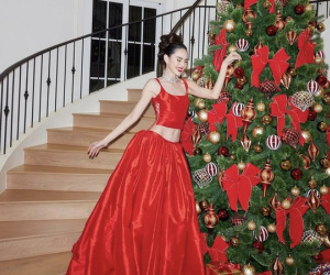 Dàn sao quốc tế xúng xính đón Noel: Mai Davika như đi event, Lisa - Jisoo giản dị bất ngờ