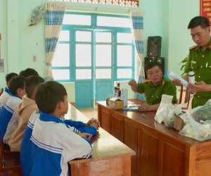 Phát hiện nhóm học sinh nhí tự chế tạo pháo rồi bán cho bạn học kiếm lời