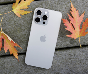 iPhone 15 Pro Max 'đá bay' siêu phẩm này về doanh số