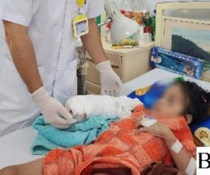 Bé gái 5 tuổi đứt lìa cánh tay vì tay áo bị cuốn vào bánh xe máy