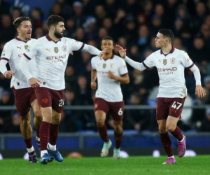 Ngược dòng ngoạn mục, Man City khẳng định sức mạnh nhà vô địch World Cup