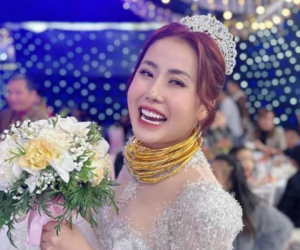 Giá vàng liên tục leo thang song kiềng vẫn đeo kín cổ, cô dâu xinh đẹp được dân mạng 'xin vía'