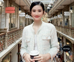 Hoa hậu Ý Nhi lộ diện sang chảnh, gây ấn tượng bởi 1 chi tiết khi đón năm mới ở Úc