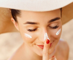 Những mẹo chăm sóc da cho cô nàng bận rộn mùa cuối năm