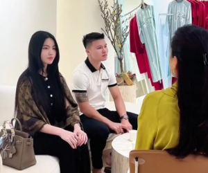 Chu Thanh Huyền hết lấy tay che bụng rồi lại choàng khăn giấu vòng 2 trong ngày thử đồ cưới với Quang Hải