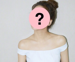 Sao nữ bị ép 'dao kéo' vì nhan sắc lệch chuẩn showbiz, quên đưa vài đồng cát-xê mà bị mẹ ruột đánh nhập viện