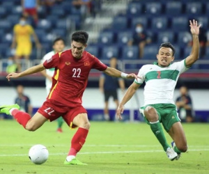 Trận Việt Nam - Indonesia đá tới nửa đêm