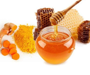 Người bị trào ngược dạ dày có nên uống nghệ và mật ong?