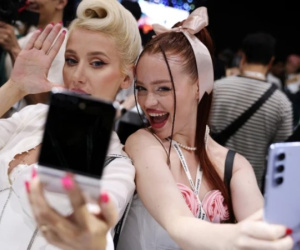 Chỉ 16 triệu smartphone gập bán ra năm 2024