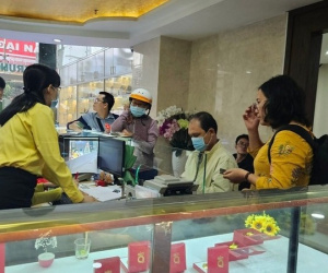 'Sóng gió' thị trường vàng
