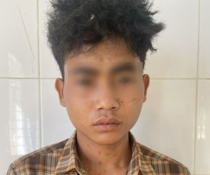 Nam thanh niên say rượu, dùng dao chém bố dượng tử vong