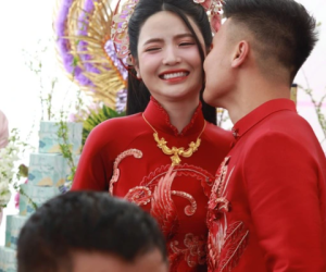 Bắt gặp mọi khoảnh khắc Chu Thanh Huyền chăm sóc Quang Hải, chu đáo thế này phải chốt cưới liền tay
