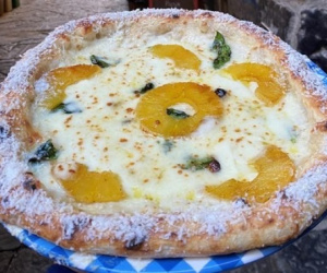 Người dân Ý tranh luận sôi nổi vì ý tưởng thêm dứa vào bánh pizza