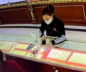 Cô gái trẻ liều lĩnh cướp tiệm vàng