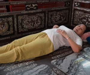 Phú bà ở Cần Thơ khoe chiếc giường trị giá 1,2 tỷ, mỗi ngày nằm 30 phút sẽ thấy điều kỳ diệu