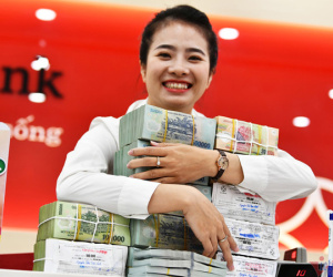 Ít tiền, gửi ngân hàng thế nào để có lãi suất cao?