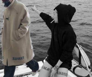 Vừa được xuất cảnh hậu nghi án chất cấm, G-Dragon đã gây sốt với outfit mang ý nghĩa 'độc nhất vô nhị'