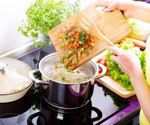 5 kiểu tiết kiệm trong bếp đang 'tiếp tay' cho cả tá bệnh tật, nhất là ung thư