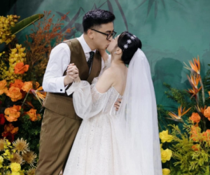 Thiếu gia hệ thống phở công khai kiểm kê phong bì sau đám cưới: Lộ diện nhân vật trao tờ tiền vô giá!