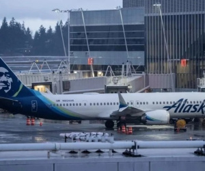 Nhiều hãng dừng khai thác Boeing 737 Max-9 sau sự cố bung cửa trên trời