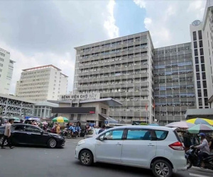 Bị lập biên bản do vi phạm nồng độ cồn, thanh niên tưới xăng tự thiêu