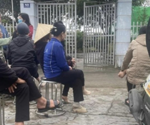 Con trai tá hỏa phát hiện mẹ tử vong tại phòng ngủ với nhiều vết thương