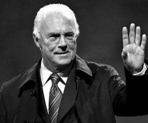 Huyền thoại bóng đá Franz Beckenbauer qua đời