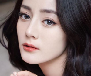 Vắng Địch Lệ Nhiệt Ba, Dương Mịch – Dương Tử chiếm spotlight Đêm hội Weibo