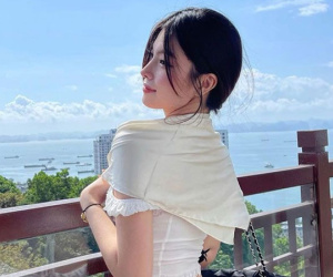 Mỹ nhân Việt lên báo Trung nhờ da trắng như bông bưởi