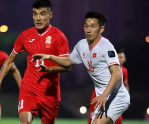 HLV Troussier 'chỉnh' tuyển Việt Nam sau trận thua Kyrgyzstan
