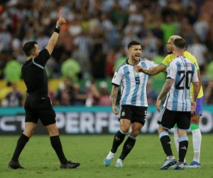 FIFA ra án phạt với tuyển Argentina và Brazil