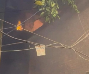Hà Nội: Kịp thời dập tắt đám cháy có tiếng nổ lớn trong khu dân cư ở đường Láng