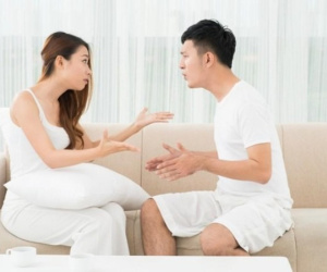 Chồng mang hộp quà nhỏ xíu biếu bố vợ, tôi giận muốn ly hôn nhưng nghe xong lời của bố lại bật khóc hối hận