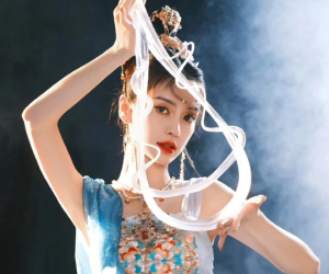 Phát hiện nhân vật cấp cao mở đường cho Angelababy comeback hậu ồn ào liên quan đến Lisa, lộ thế lực hậu thuẫn 'khủng'?
