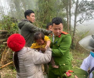 Ly kỳ chuyện bé gái 2 tuổi mất tích 31 giờ trong rừng rậm Nghệ An
